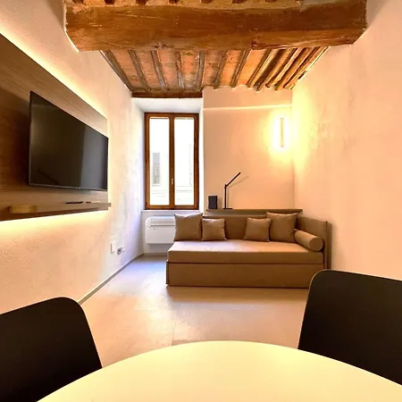 Modern Pendola Near The Duomo * Sienne