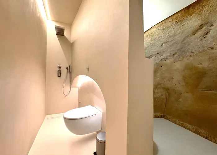 Modern Pendola Near The Duomo Siena